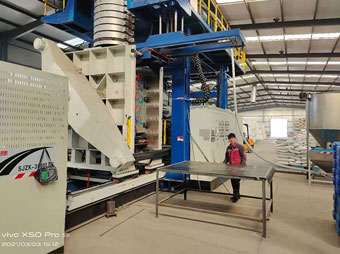 齊強吹塑托盤生產(chǎn)現(xiàn)場